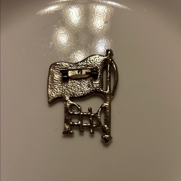 American Flag Brooch - Picture 2 of 2